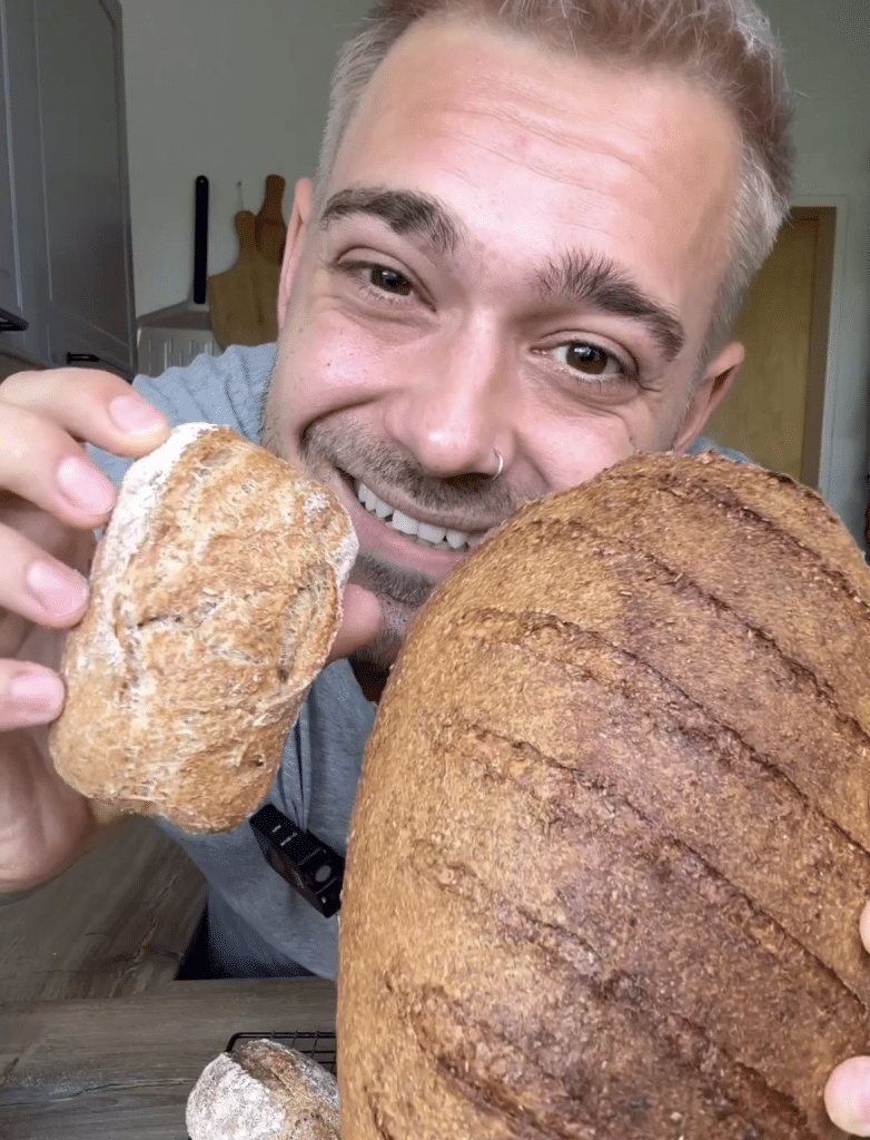 Vollkornbrot oder Vollkorn Brötchen - Jo Semola