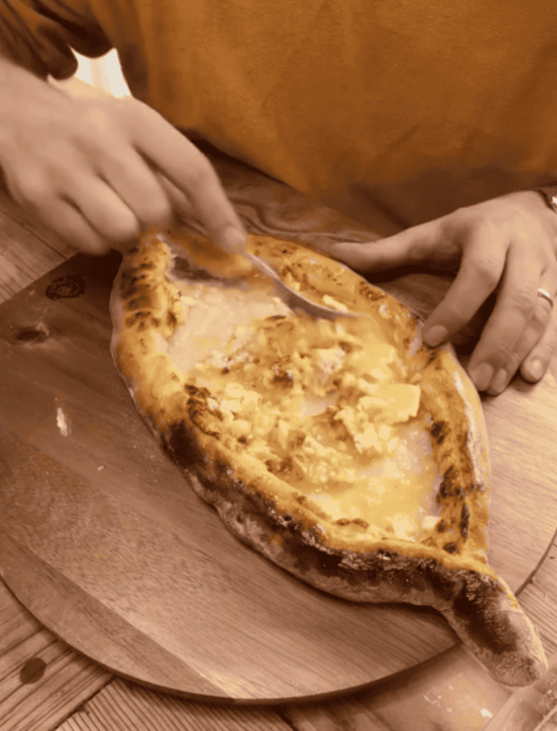 Käseboot – Khachapuri aus Georgien